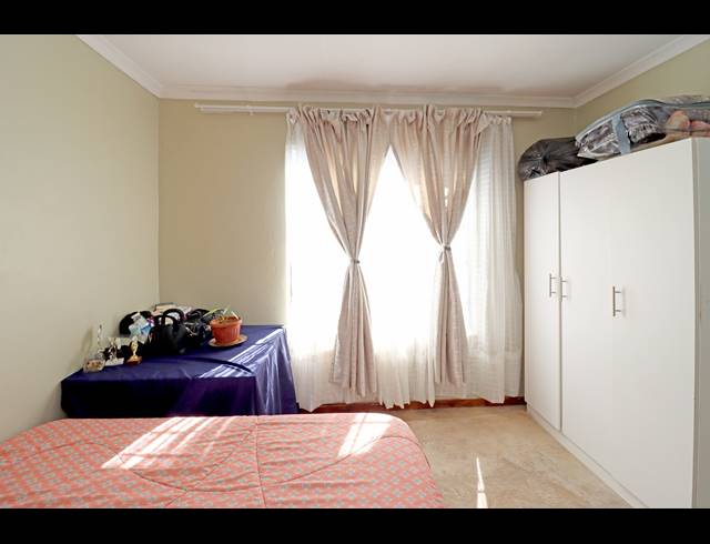 4 BEDROOM HOUSE FOR SALE IN COSMO CITY